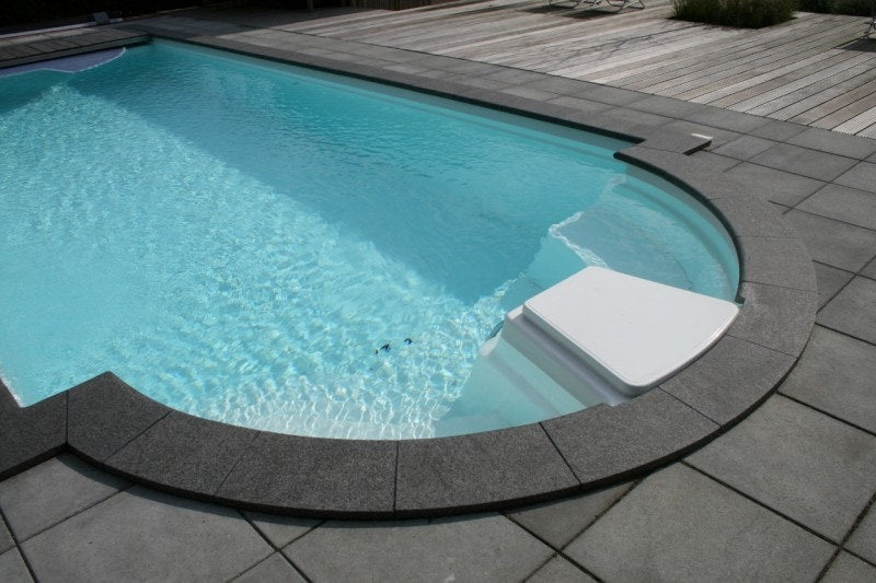 Poolonympärys Luonnonkivi