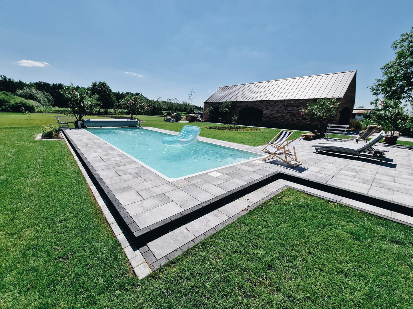 Glasfiberpool Jamaica 11,25m x 3,75m x 1,50m