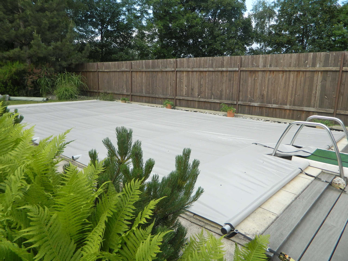 Rolltop-kattosuoja 3.5×7 UIMA-altaalle, mukana kaukosäädin