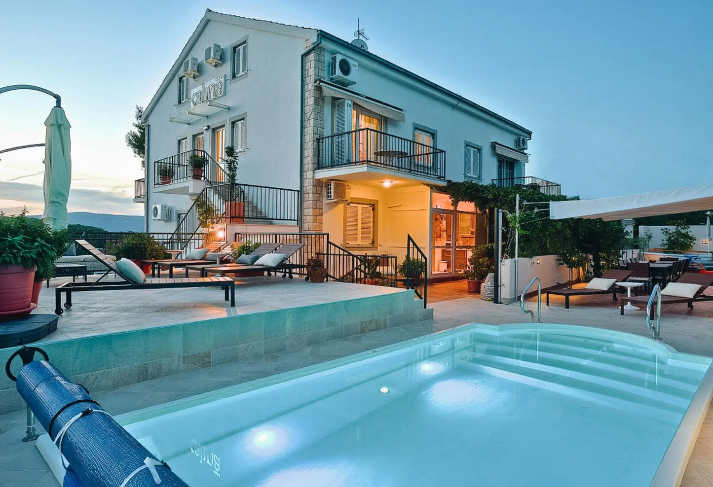 Lasikuituallas Aves 800 8,00m x 3,20m x 1,55m