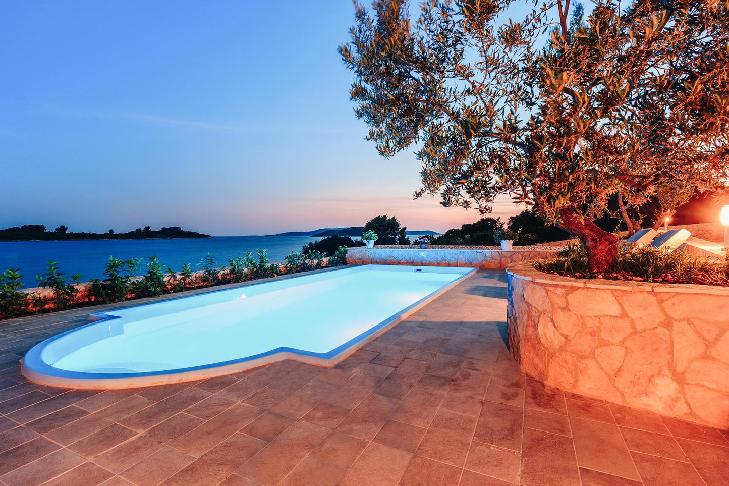 Glasfiberpool Haiti 8,00m x 3,20m x 1,52m