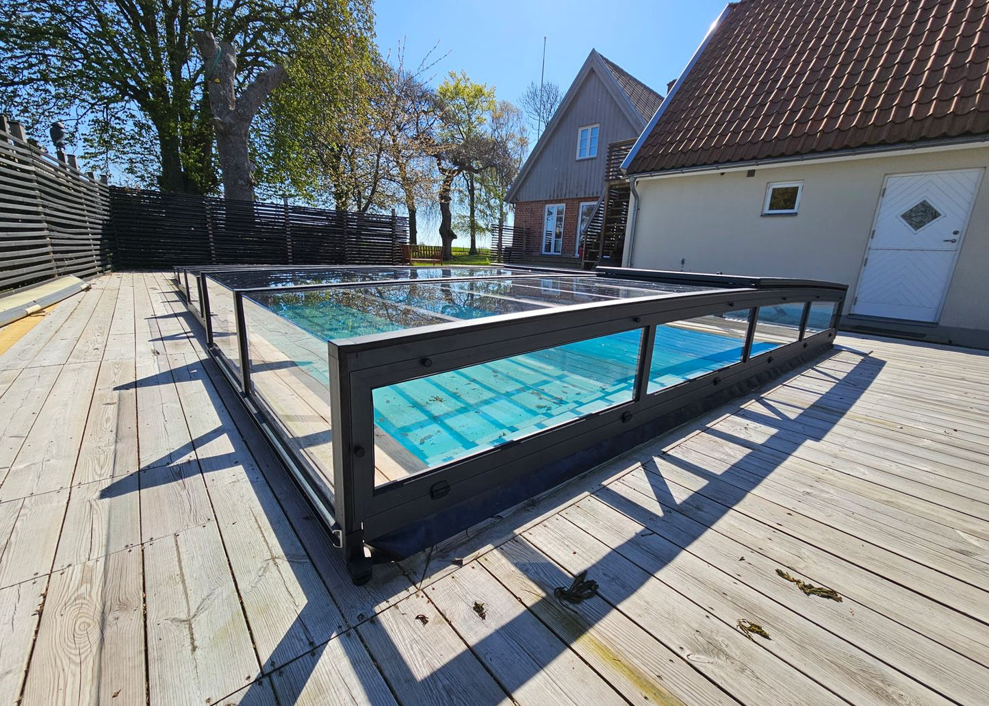 Pooltak ICON KIT S3 4×9 (kirkas lasi, sivuovi, yksinkertainen kisko, antrasiitti)